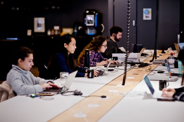 Top 10 Reasons Freelancers Prefer Coworking Spaces Over Working From Home